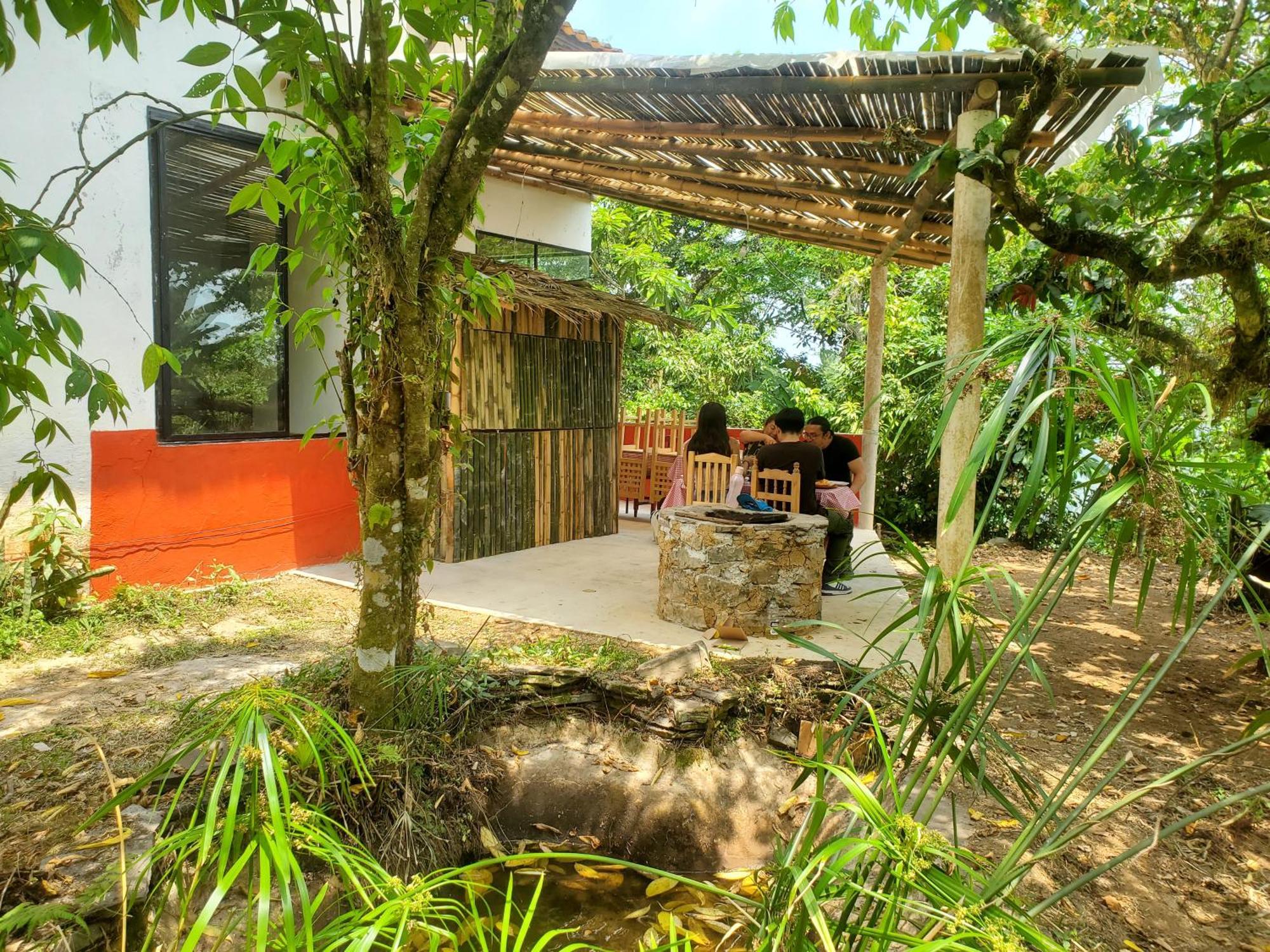 Hospedaje Totalmanik คูเอตซาลันเดลโปรเกรโซ ภายนอก รูปภาพ